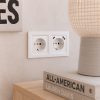 Nova földelt csatlakozóaljzat dugalj 16A 250V USB csatlakozóval fehér kerettel