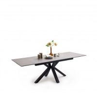 Szögletes étkezőasztal