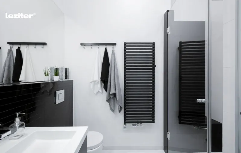 Felejtsd el az unalmas fürdőszobákat – fedezd fel a fekete-fehér eleganciát!